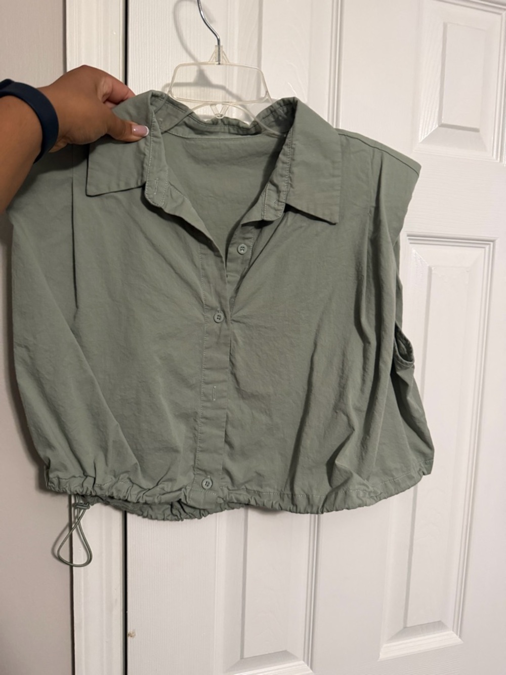 Light Sage Cropped Button-Up Shirt - Women